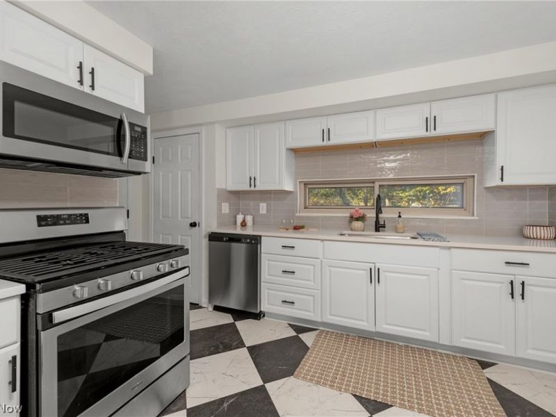 5300 Cornell Boulevard, North Ridgeville, OH 44039 Photo 7