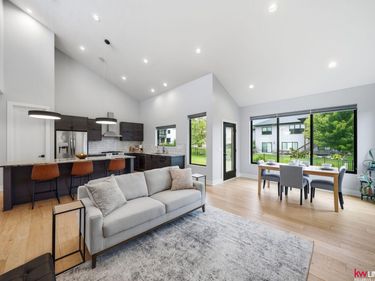 6801 Monarch Drive, Lincoln, NE 68516