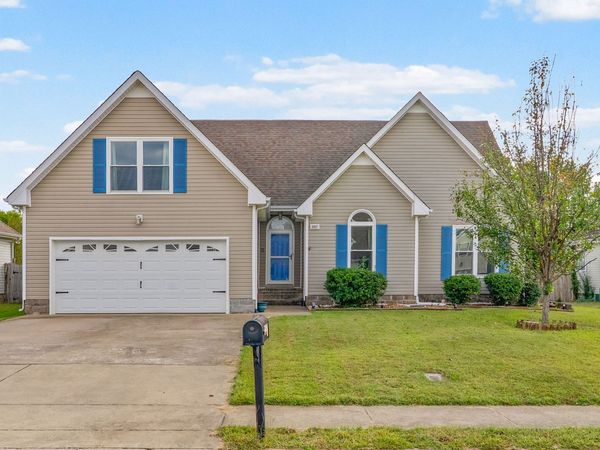 3637 Aurora Dr, Clarksville, TN 37040