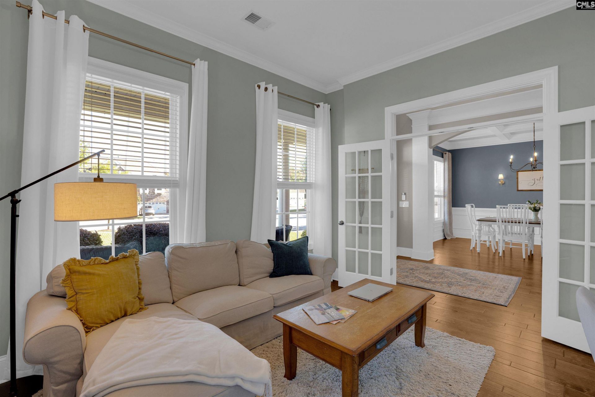 70 Wynterhall Court  Photo 20