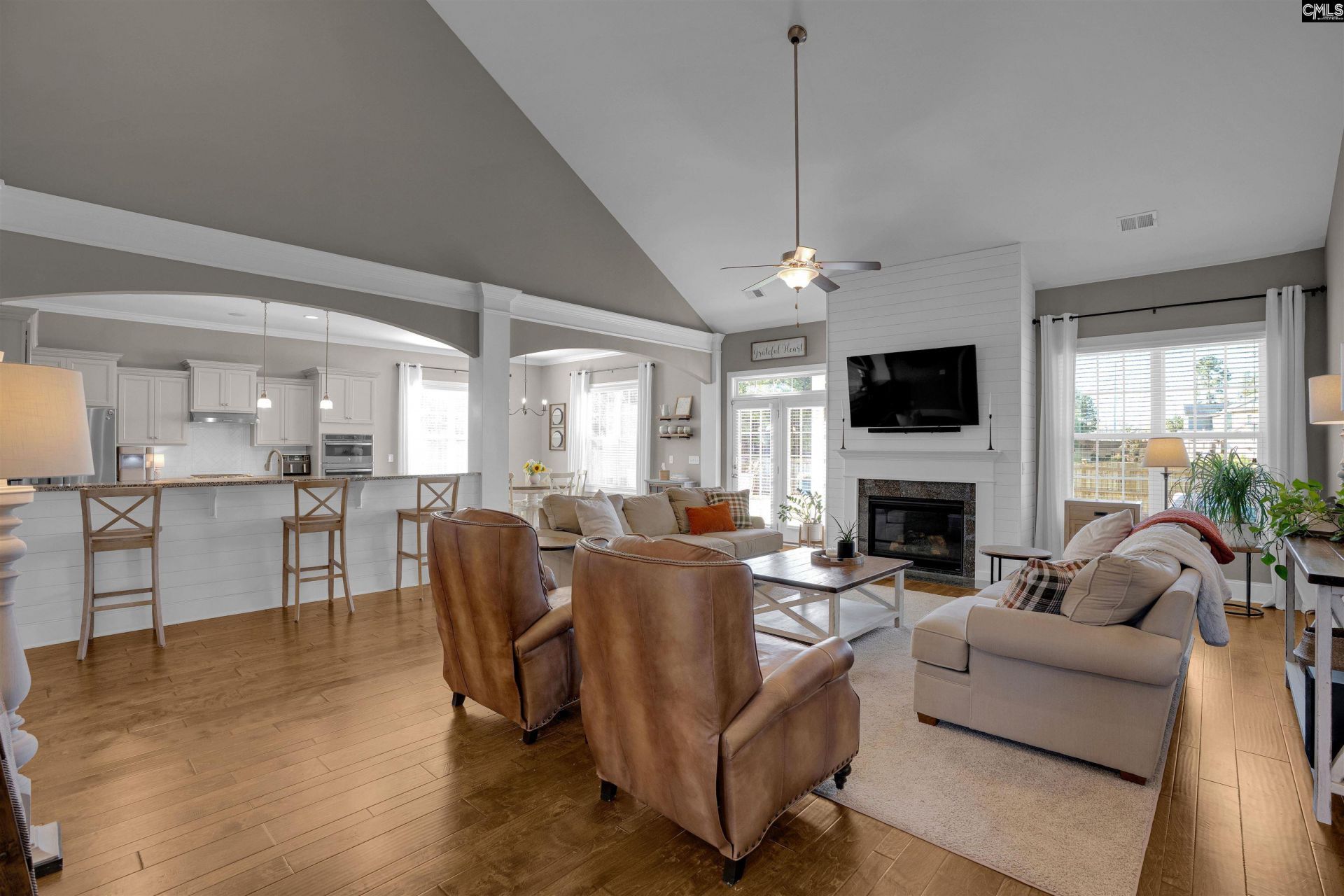 70 Wynterhall Court Photo 22