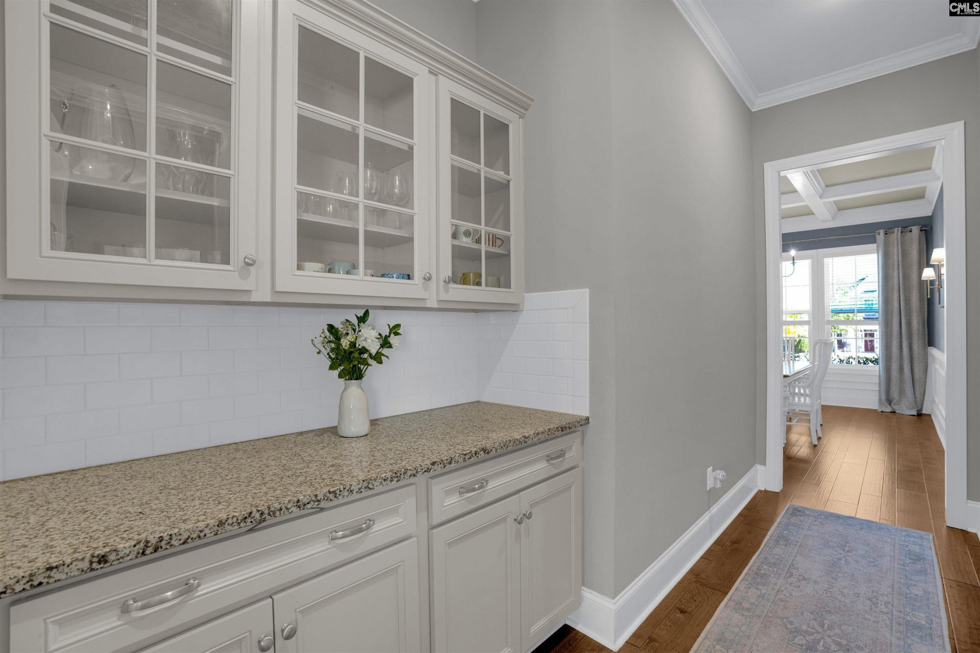 70 Wynterhall Court Photo 33