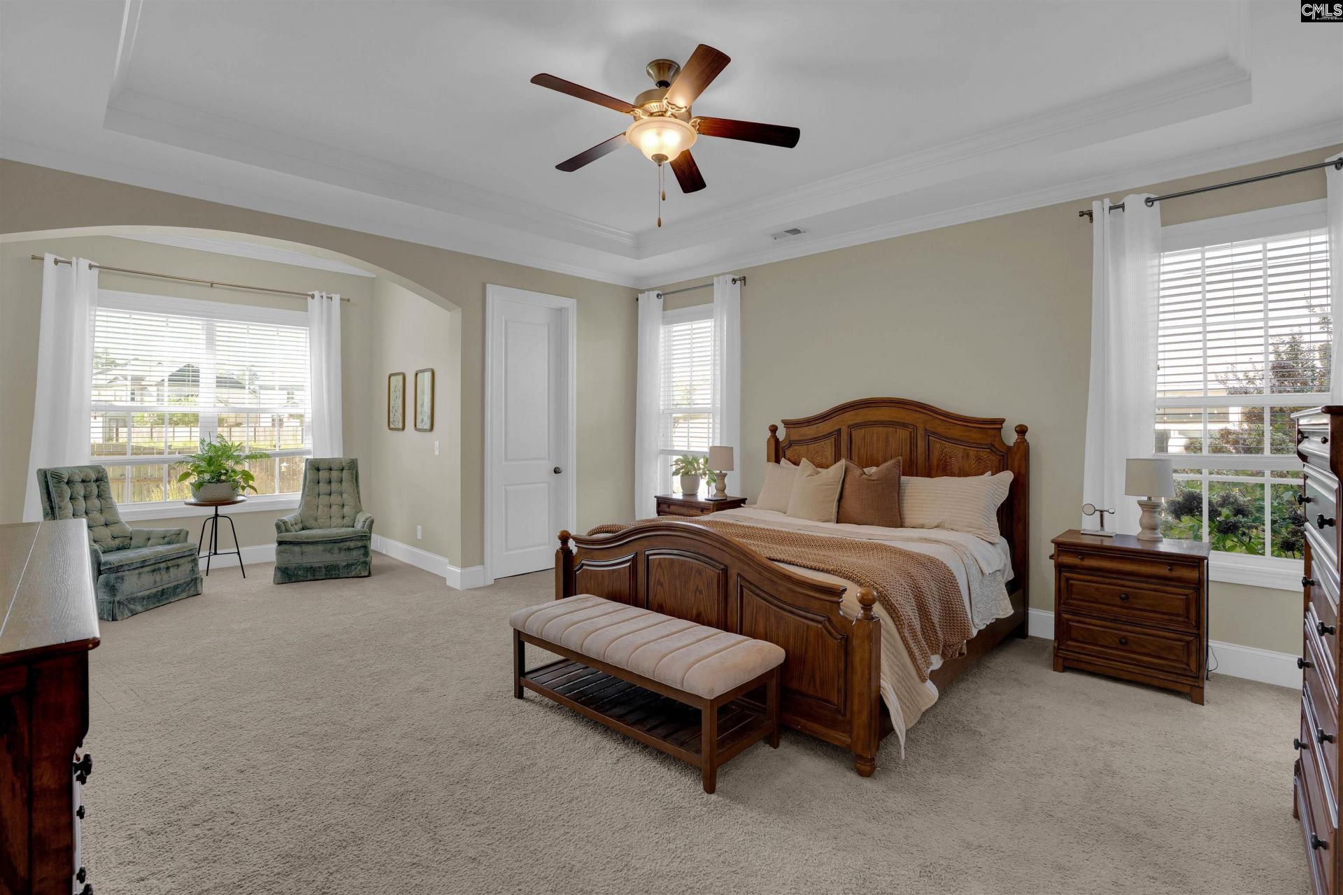 70 Wynterhall Court Photo 35