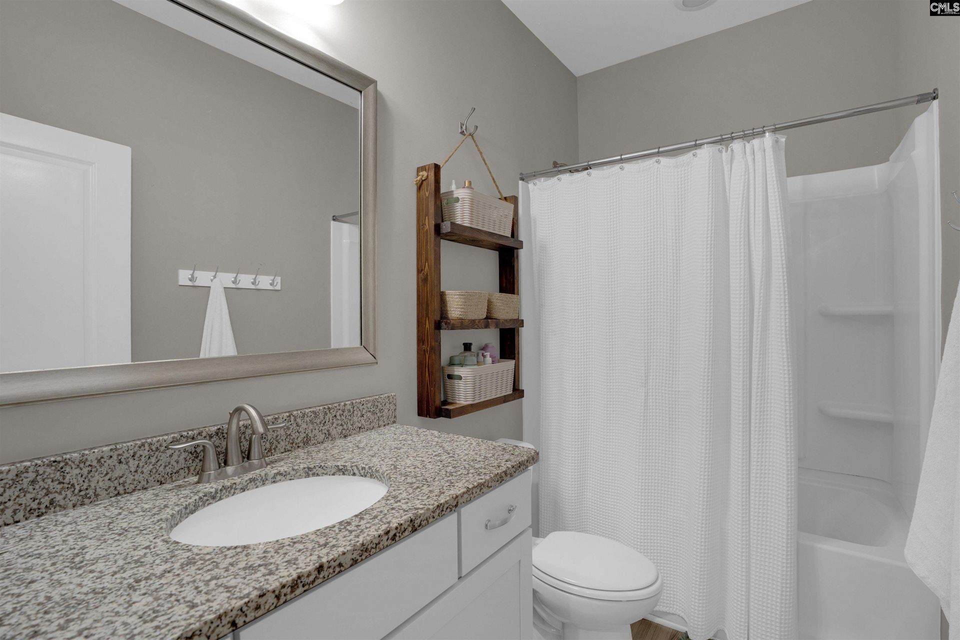 70 Wynterhall Court  Photo 46