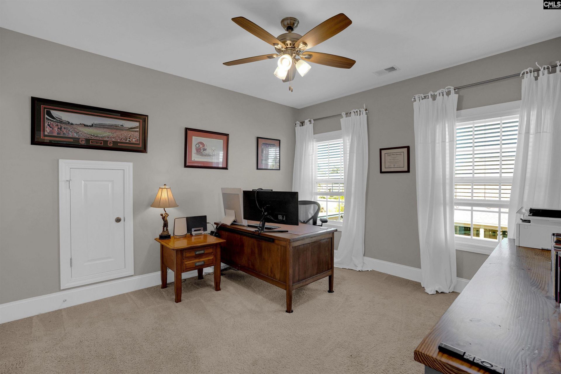 70 Wynterhall Court Photo 49