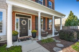 70 Wynterhall Court  photo 4