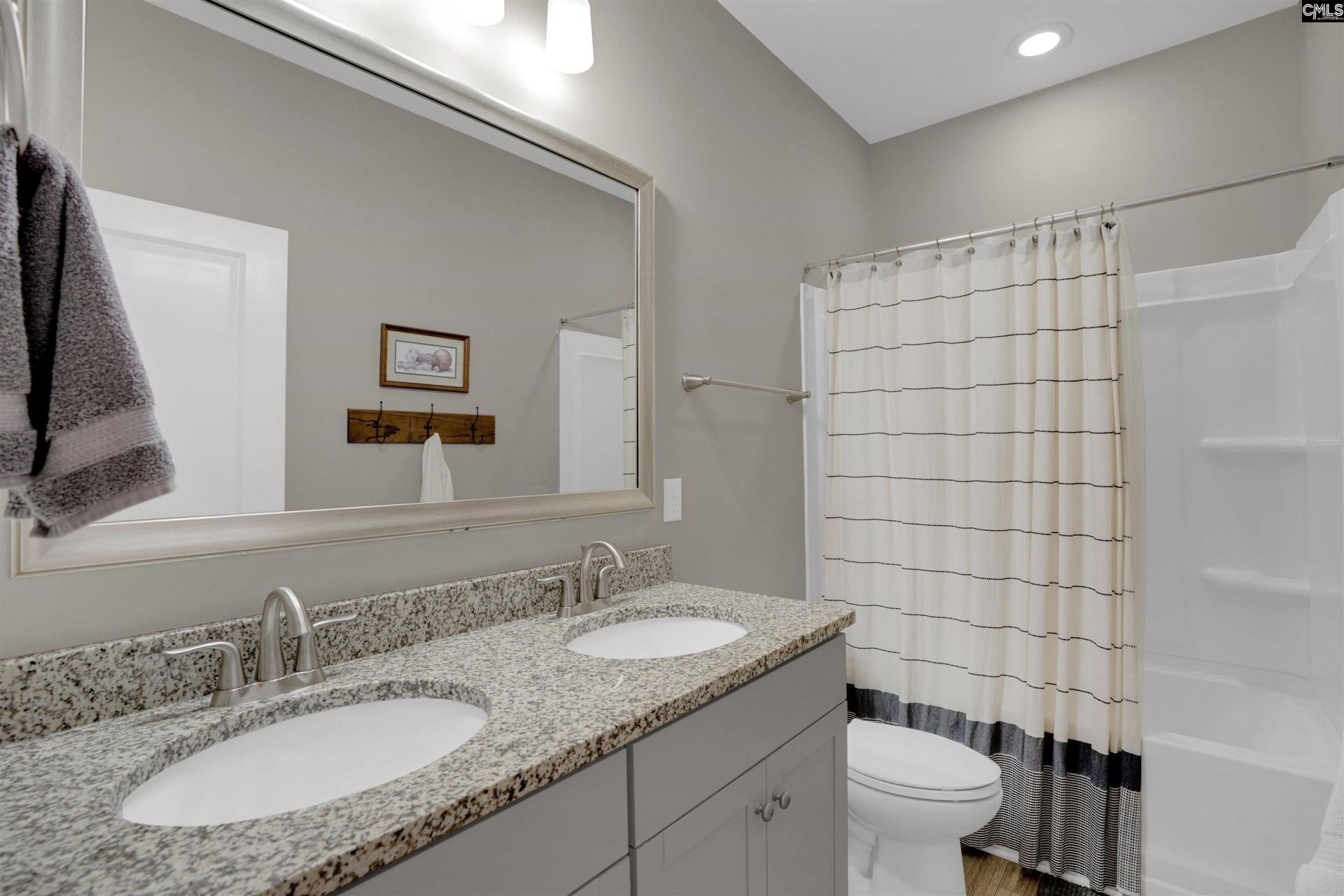 70 Wynterhall Court  Photo 51