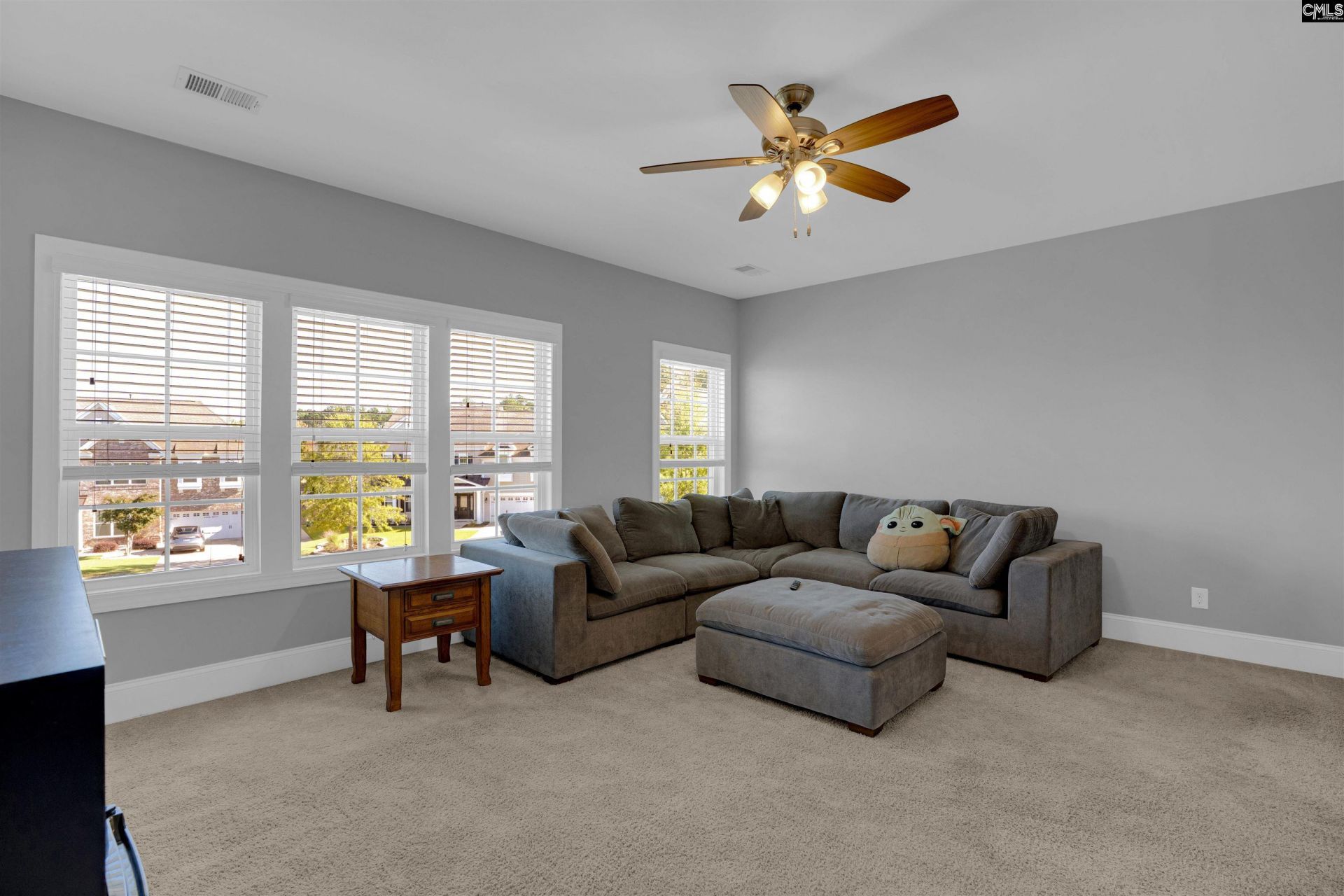 70 Wynterhall Court  Photo 54