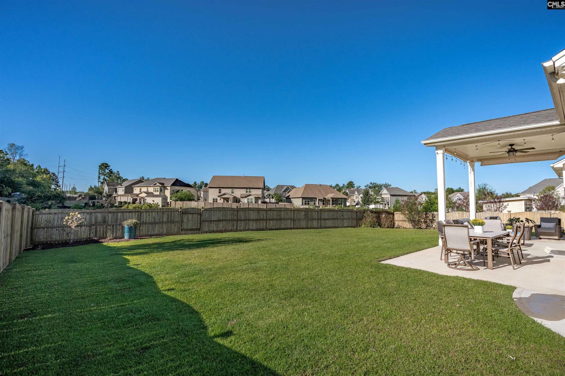 70 Wynterhall Court  Photo 56