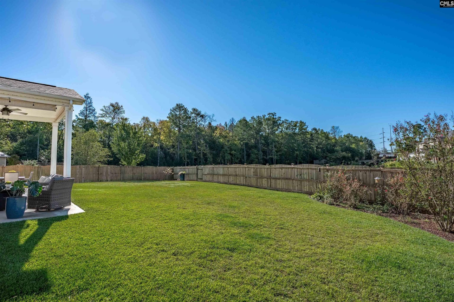 70 Wynterhall Court  Photo 59