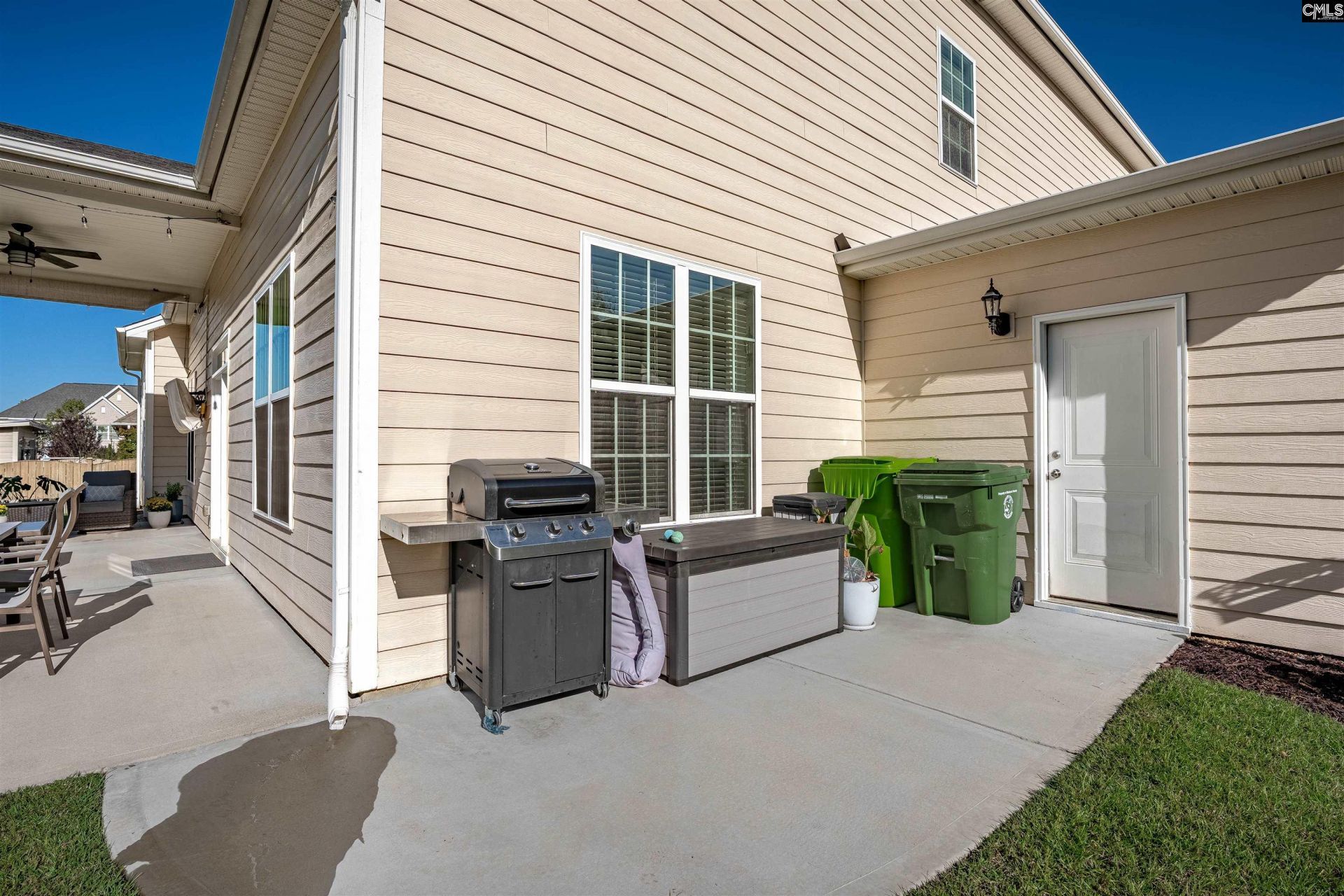 70 Wynterhall Court  Photo 65