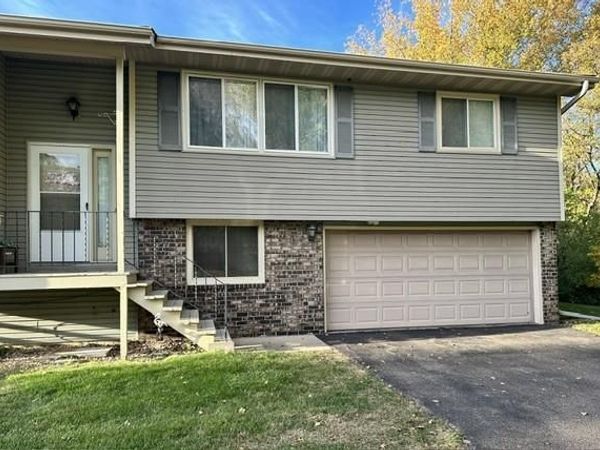 6858 Sandlewood Road , Woodbury, MN 55125