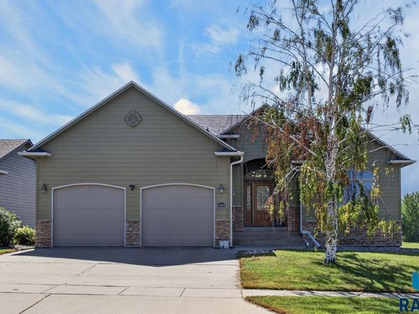 4305 W Pat St, Sioux Falls, SD 57107