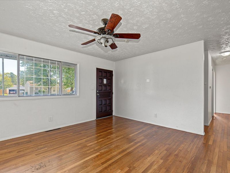 3827 Wade Road, Columbus, OH 43232 Photo 4