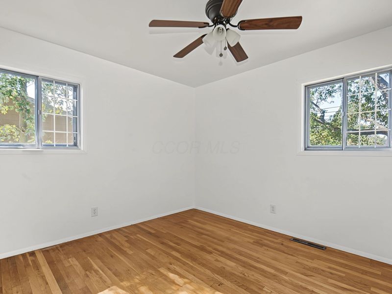 3827 Wade Road, Columbus, OH 43232 Photo 8