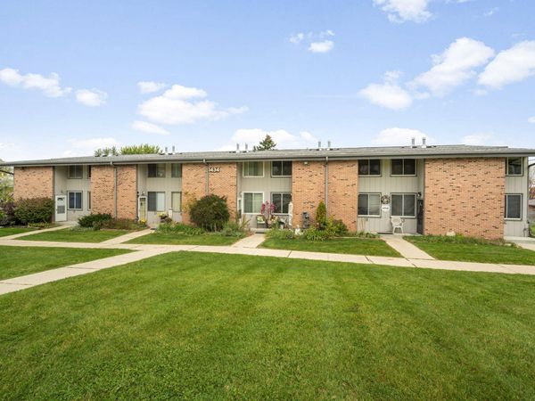 1434 Big Bend Rd, Unit H, Waukesha, WI 53189