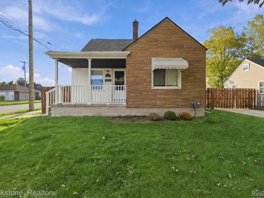 23007 Rausch Avenue, Eastpointe, Mi 48021