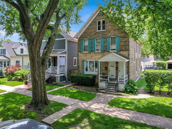 2018 Pratt Court , Evanston, IL 60201