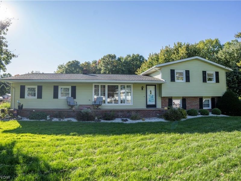 4831 Leona Avenue SW, Navarre, OH 44662 Photo 1