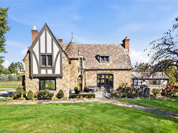 826 E Schaaf Road , Brooklyn Heights, OH 44131