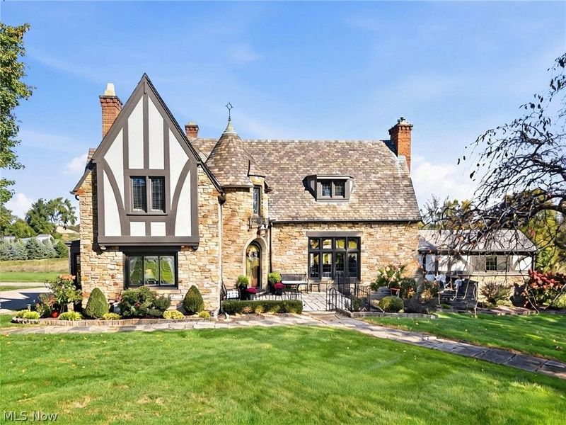 826 E Schaaf Road, Brooklyn Heights, OH 44131 Photo 1