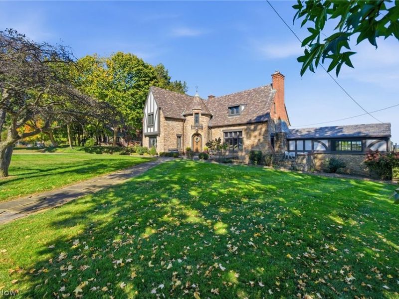 826 E Schaaf Road, Brooklyn Heights, OH 44131 Photo 4
