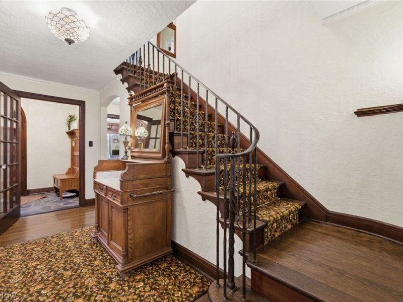 826 E Schaaf Road, Brooklyn Heights, OH 44131 Photo 9
