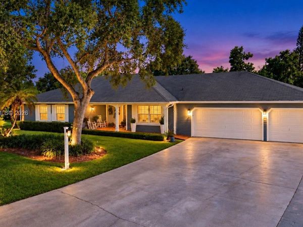 14842 SW 148th St Cir , Miami, FL 33196