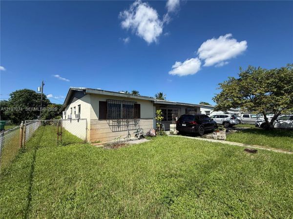 18020 NW 7th Ave , Miami Gardens, FL 33169