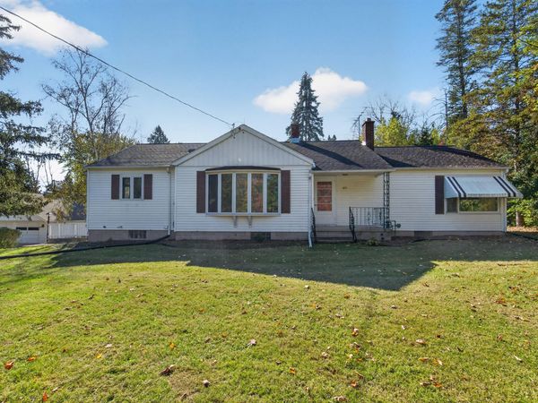 857 Riverview Dr, Trenton, WI 53095