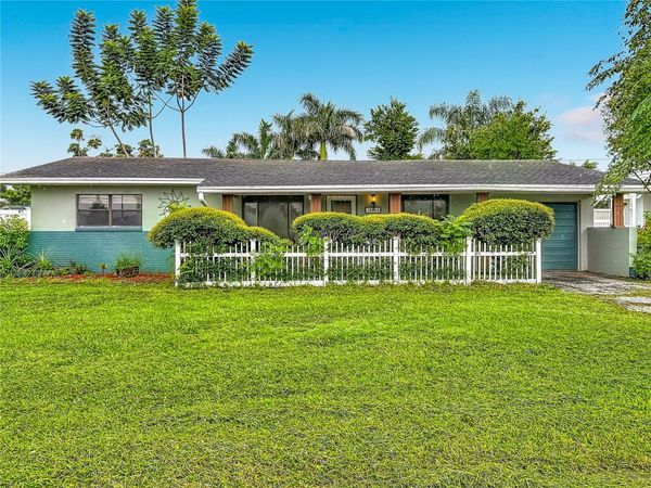 10862 102ND AVENUE , SEMINOLE, FL 33778