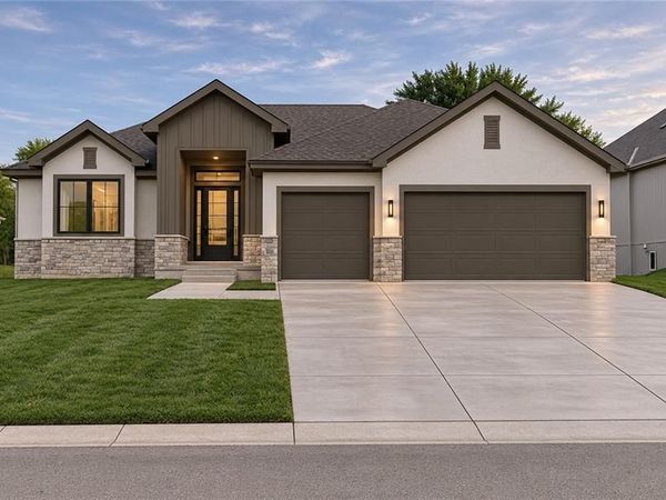 9177 N Montgall Avenue, Kansas City, MO 64156