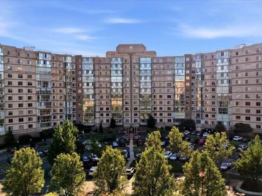 19375 CYPRESS RIDGE TERRACE, Unit 815, LEESBURG, VA 20176