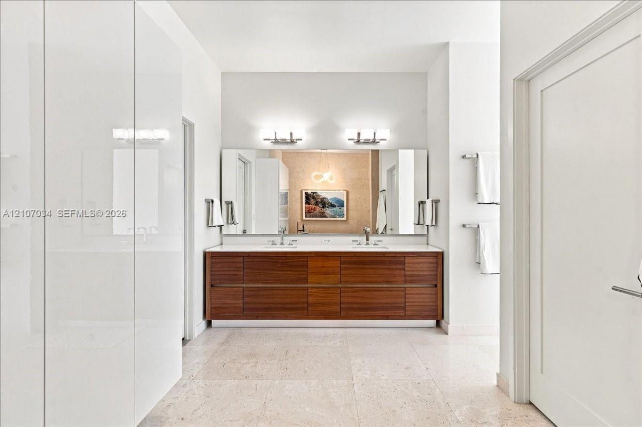3581 E Glencoe St , Unit 605, Coconut Grove, FL 33133 Photo