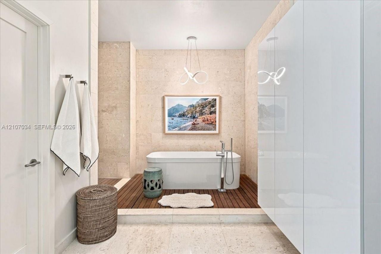 3581 E Glencoe St , Unit 605, Coconut Grove, FL 33133 Photo