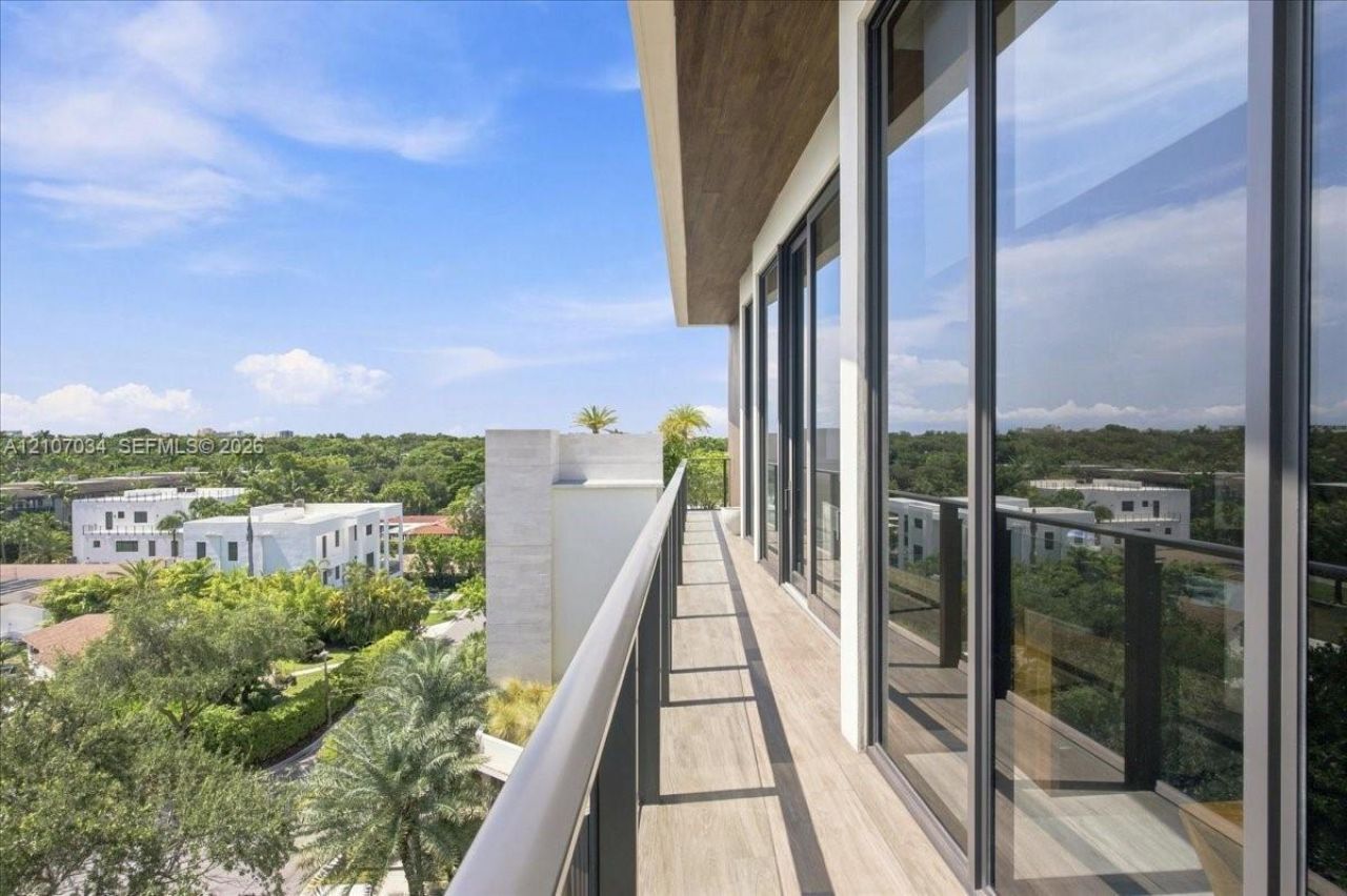 3581 E Glencoe St , Unit 605, Coconut Grove, FL 33133 Photo