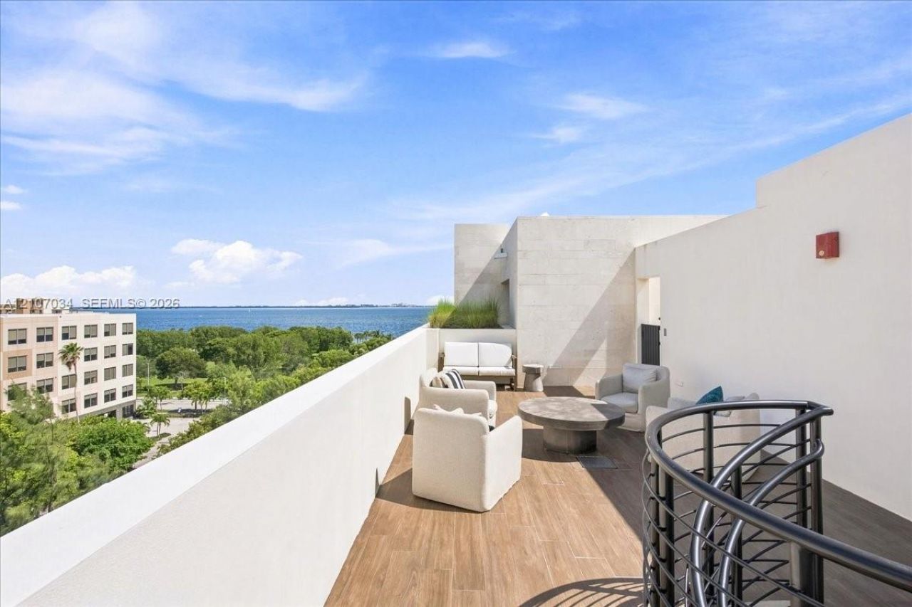 3581 E Glencoe St , Unit 605, Coconut Grove, FL 33133 Photo