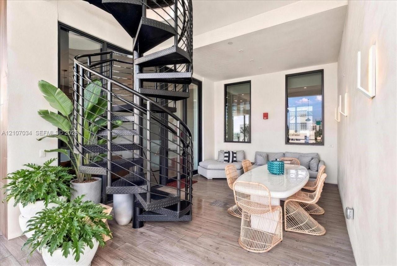 3581 E Glencoe St , Unit 605, Coconut Grove, FL 33133 Photo