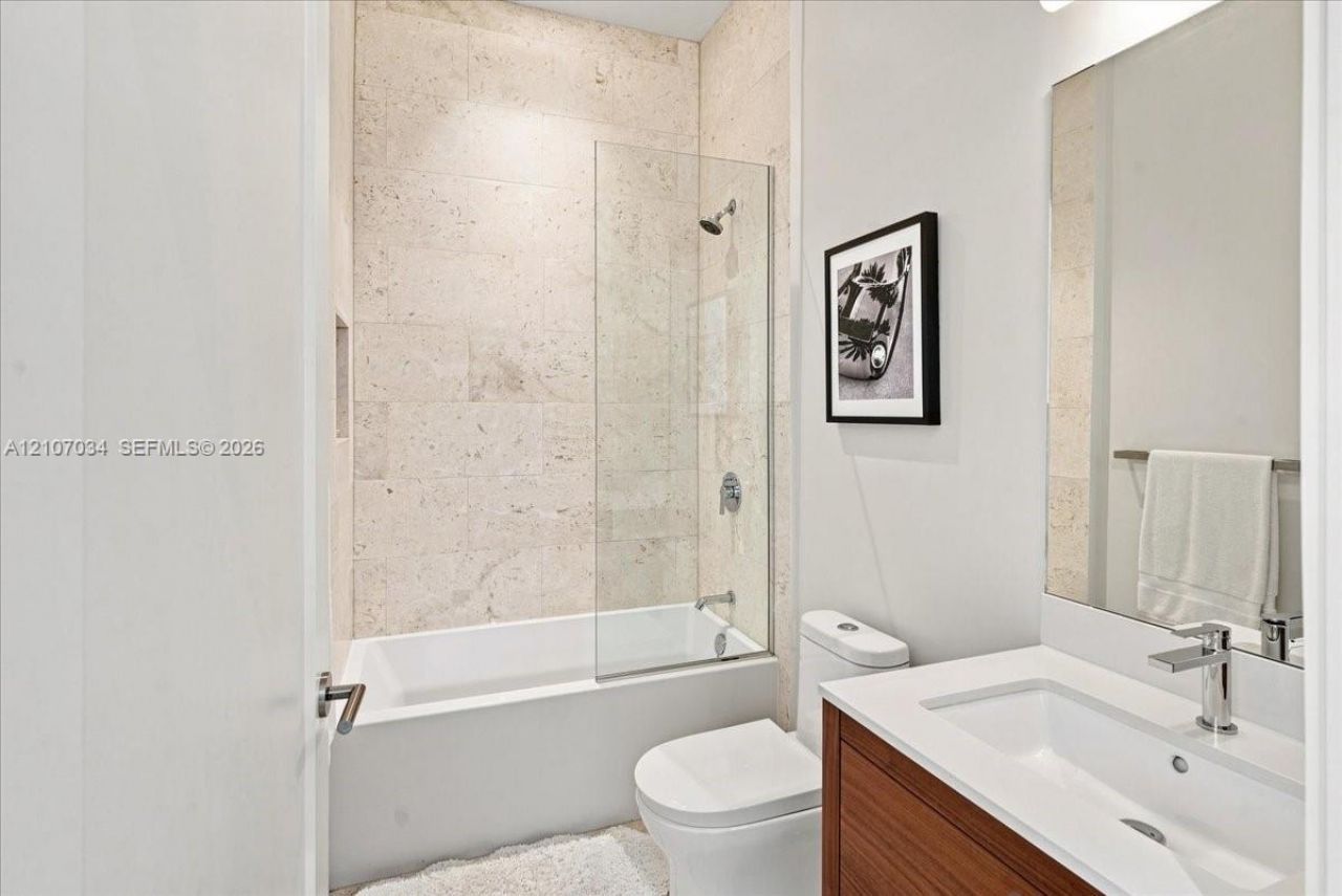 3581 E Glencoe St , Unit 605, Coconut Grove, FL 33133 Photo