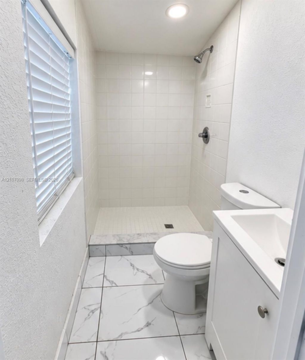 6497 W 8th Ln , Unit A, Hialeah, FL 33012 Photo