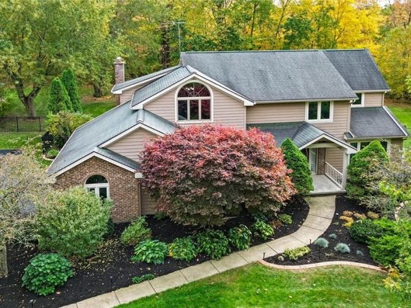 5354 Oakridge Drive , Hamburg, NY 14075