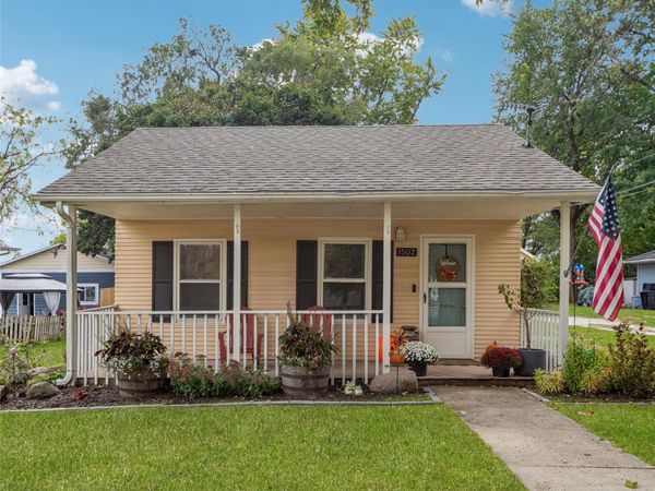 1502 Vine Street , Dallas Center, IA 50063