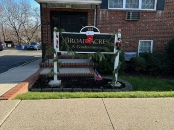 355 Broad St, Clifton, NJ 07013