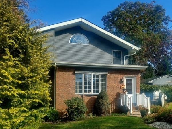 39 Hillside Ave, Jefferson, NJ 07460