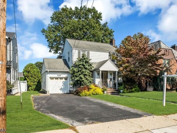 125 Romaine Ave, Maywood, NJ 07607