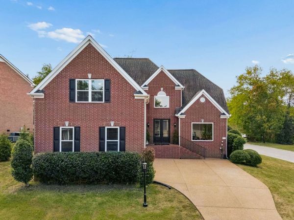 401 Woodcrest Ln , Franklin, TN 37067
