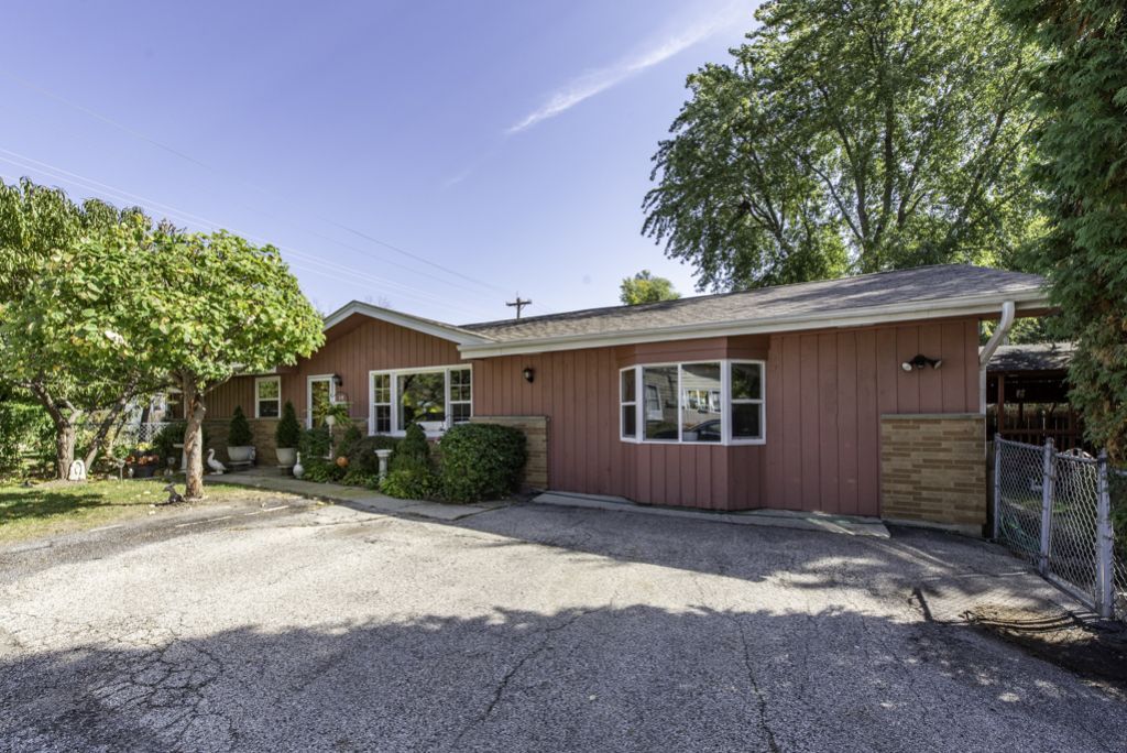19 E Washington Street, Round Lake Park, IL 60073 Main Photo