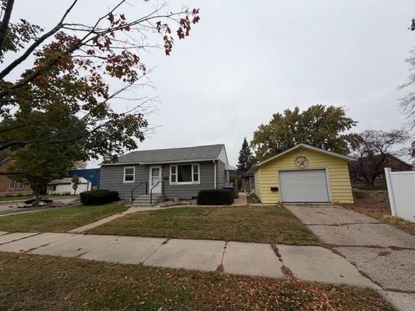 1604 N 2nd Street, Mankato, MN 56001