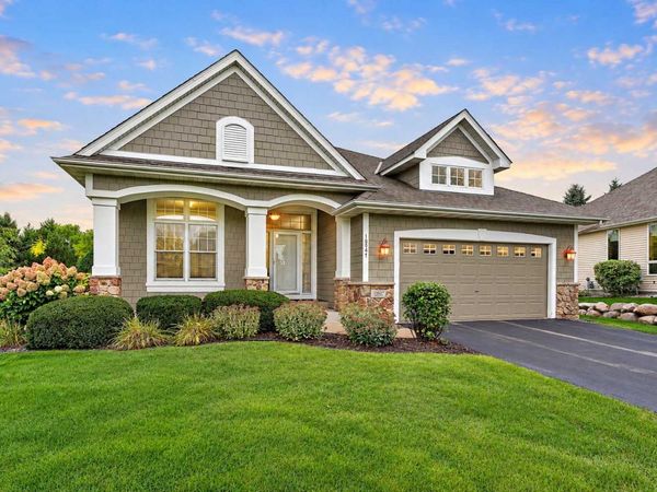 10547 Hawthorn Court, Woodbury, MN 55129