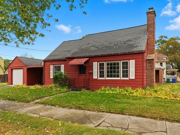 6 Bennington St, Springfield, MA 01108
